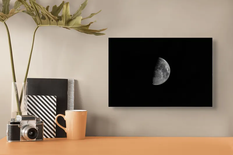 Tablou Canvas, "Luna pe cerul întunecat al nopții", Halbă, Luminată, Cer, Noapte, Strălucire, Mister, Astronomic, Satelit, Întuneric, Spațiu, 39 x 26 cm – poza 3