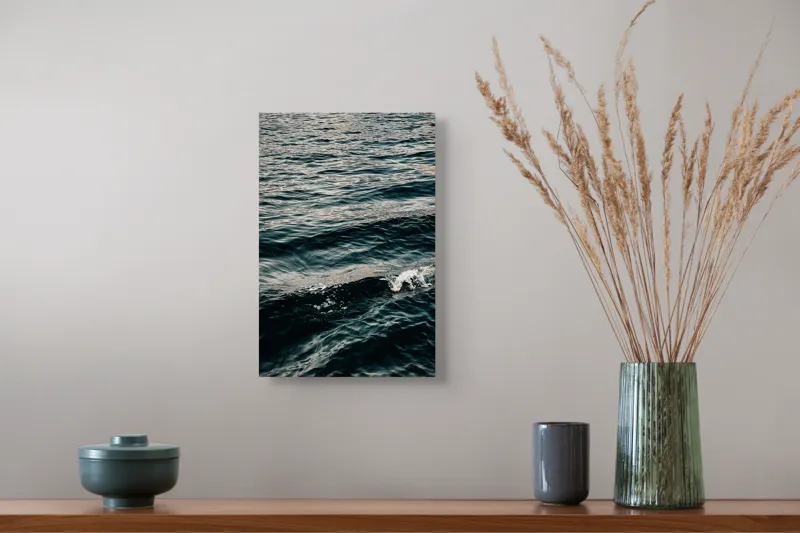 Tablou Canvas, "Valuri în lumina amurgului marin", Ape, Valuri, Reflexii, Texturi, Mișcare, Ocean, Profunzime, Calm., 26 x 39 cm – poza 5