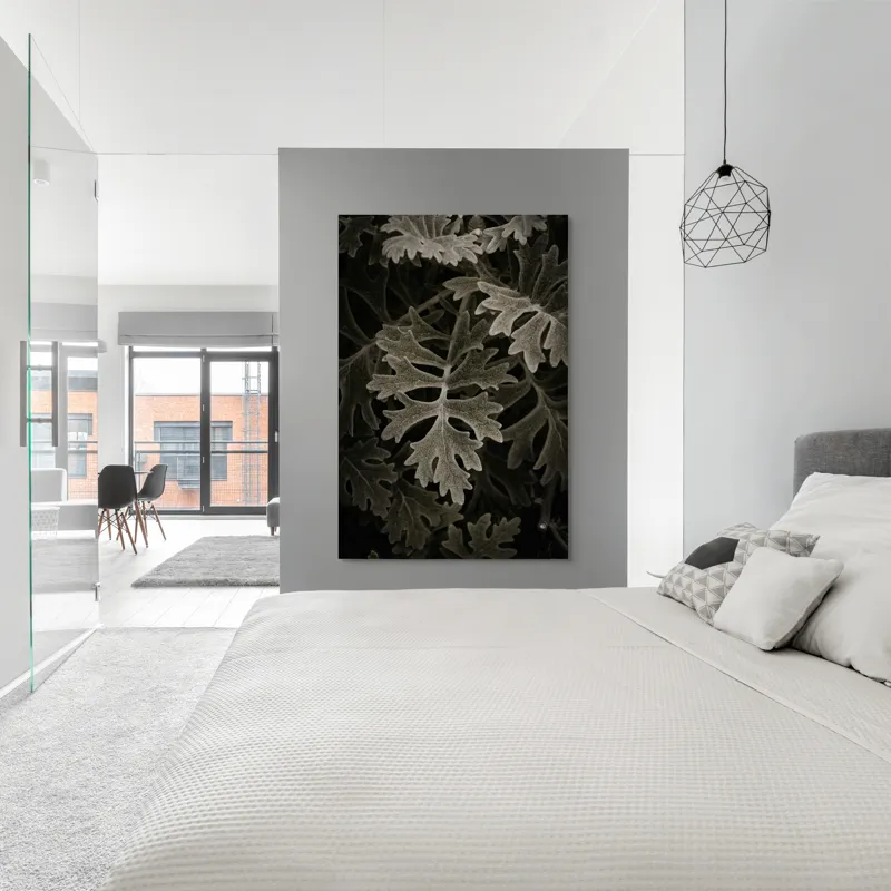 Tablou Canvas, "Frunze de stejar în umbră misterioasă", Frunze, Detaliu, Textură, Contrast, Verde Închis, Forme, Natură, Lumină, Umbră, 100 x 150 cm – poza 5