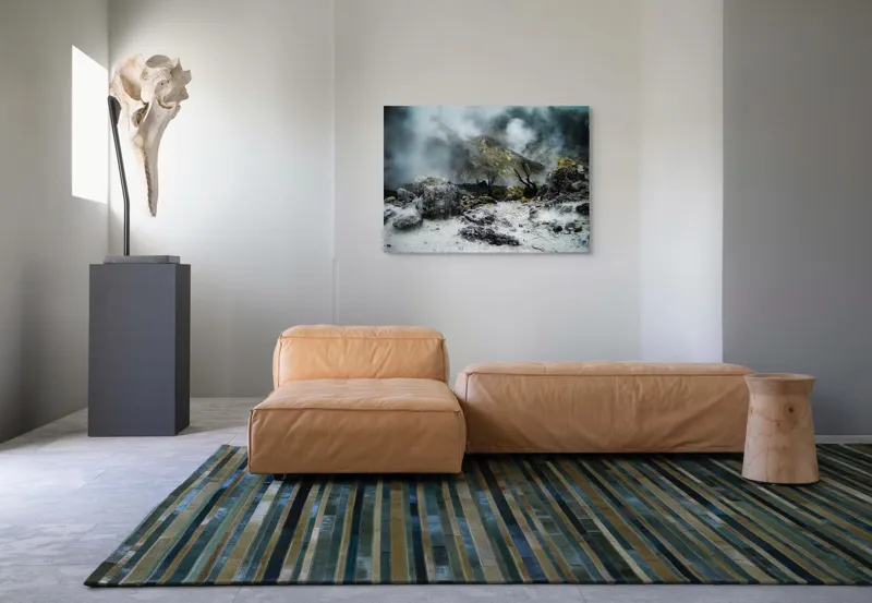 Tablou Canvas, "Pământul fierbinte și aburii misterioși", Rocă, Aburi, Peisaj, Vulcanic, Natură, Cenușiu, Dramatic, Misterios, 100 x 70 cm – poza 7