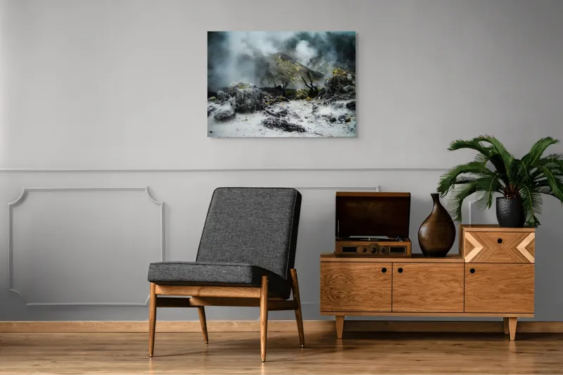 Tablou Canvas, "Pământul fierbinte și aburii misterioși", Rocă, Aburi, Peisaj, Vulcanic, Natură, Cenușiu, Dramatic, Misterios, 100 x 70 cm – poza 8