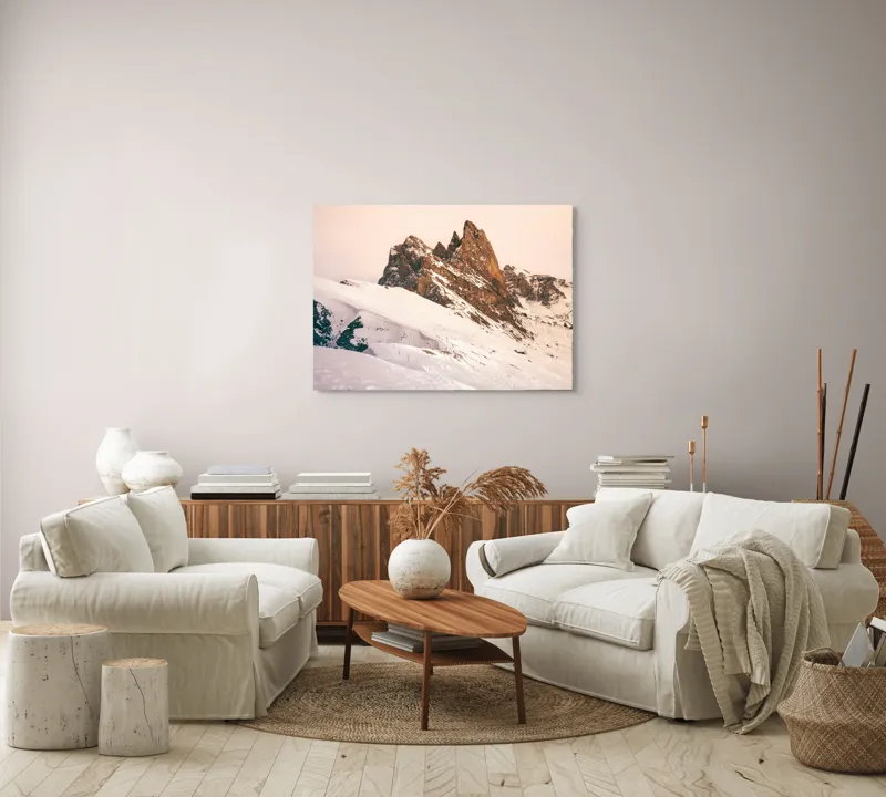 Tablou Canvas, "Munți înzăpeziți sub apus rozaliu", Pictură, Frumusețe, Măreție, Munți, Ninsoare, Majestuos, Peisaj, Tranquilitate, Splendoare, Natură, 100 x 70 cm – poza 3