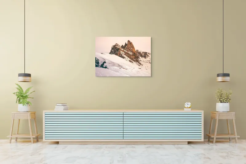 Tablou Canvas, "Munți înzăpeziți sub apus rozaliu", Pictură, Frumusețe, Măreție, Munți, Ninsoare, Majestuos, Peisaj, Tranquilitate, Splendoare, Natură, 100 x 70 cm – poza 4
