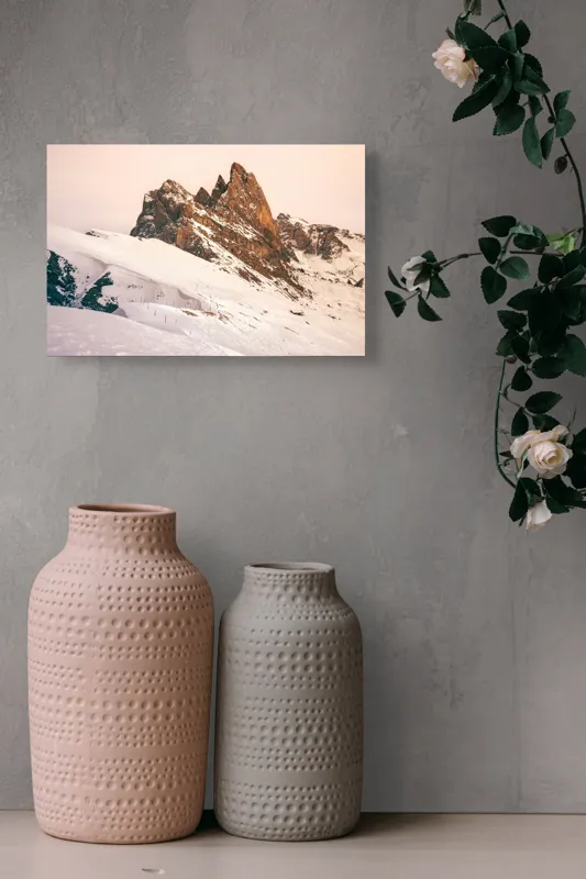 Tablou Canvas, "Munți înzăpeziți sub apus rozaliu", Pictură, Frumusețe, Măreție, Munți, Ninsoare, Majestuos, Peisaj, Tranquilitate, Splendoare, Natură, 39 x 26 cm – poza 4