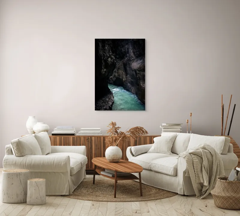 Tablou Canvas, "Misterele unui defileu stâncos întunecat", Întunecat, Pitoresc, Râpa, Apă, Piatra, Adânc, Misterios, Sălbatic, Răcoritor, 70 x 100 cm – poza 4
