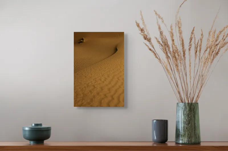 Tablou Canvas, "Ondele de nisip în deșertul vast", Deșert, Nisip, Dune, Valuri, Solitudine, Ariditate, Natură, Linie, Peisaj, Serenitate, 26 x 39 cm – poza 5