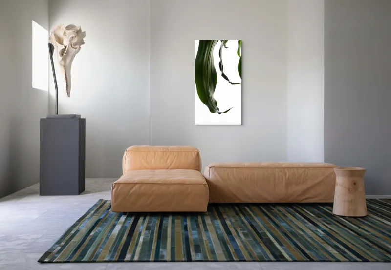 Tablou Canvas, "Frumusețea discretă a frunzelor verzi", Frunze, Verde, Elegante, Fluiditate, Alb, Minimalism, Natură, 50 x 90 cm – poza 5