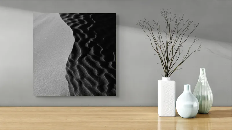 Tablou Canvas, "Lumini și umbre pe dunele desertului", Ondulare, Textură, Contrast, Dune, Umbră, Nisip, Lumină, Forme, Naturalețe, Sinuozitate, 50 x 50 cm – poza 3