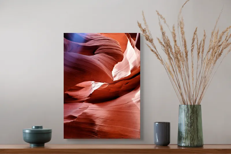 Tablou Canvas, "Rochia de piatră a canionului roșu", Roșu, Nisip, Lumină, Curbe, Texturi, Umbre, Roci, Straturi, 39 x 54 cm – poza 3
