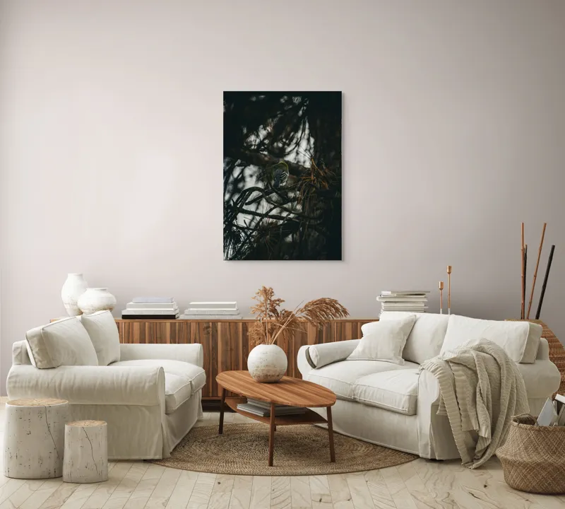 Tablou Canvas, "Pasăre ascunsă printre crengile copacilor", Pene, Frunziș, Umbre, Natură, Ramuri, Pasăre, Mister, Întuneric, 70 x 100 cm – poza 4