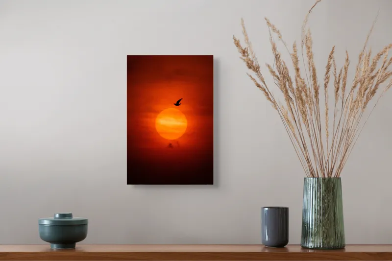 Tablou Canvas, "Zborul păsării la apusul soarelui", Cer, Apus, Pasăre, Siluetă, Portocaliu, Soare, Umbre, Norii, Calm, Frumusețe, 26 x 39 cm – poza 5