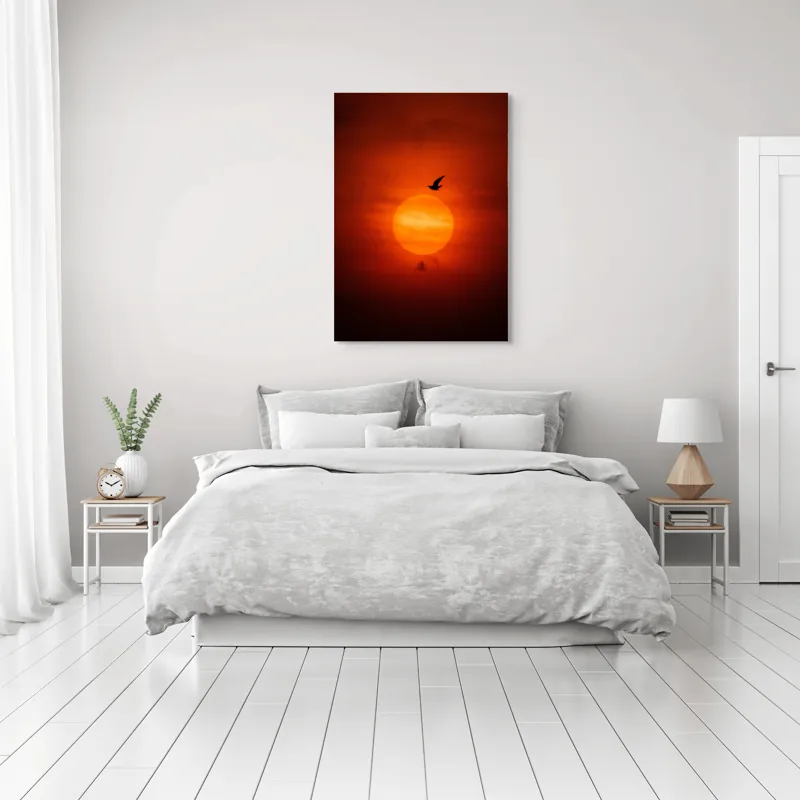 Tablou Canvas, "Zborul păsării la apusul soarelui", Cer, Apus, Pasăre, Siluetă, Portocaliu, Soare, Umbre, Norii, Calm, Frumusețe, 70 x 100 cm – poza 3