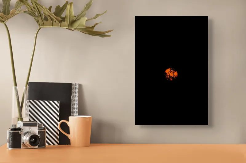 Tablou Canvas, "Luna roșie printre frunze întunecate", Portocaliu, Mister, Siluetă, Natură, Întuneric, Contrast, Rămuriș, Sferă, Umbre, Lumină, 26 x 39 cm – poza 3