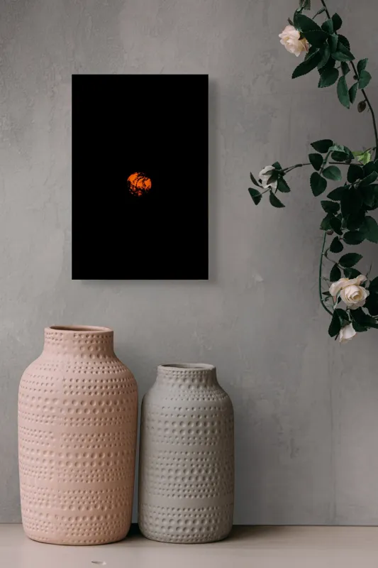 Tablou Canvas, "Luna roșie printre frunze întunecate", Portocaliu, Mister, Siluetă, Natură, Întuneric, Contrast, Rămuriș, Sferă, Umbre, Lumină, 26 x 39 cm – poza 6