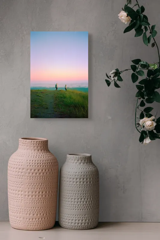 Tablou Canvas, "Întâlnirea deasupra norilor la apus", Culori, Apus, Nor, Doi, Peisaj, Colina, Calm, Verde, Roz, Cer, Frumusețe, Plimbare, 26 x 39 cm – poza 6