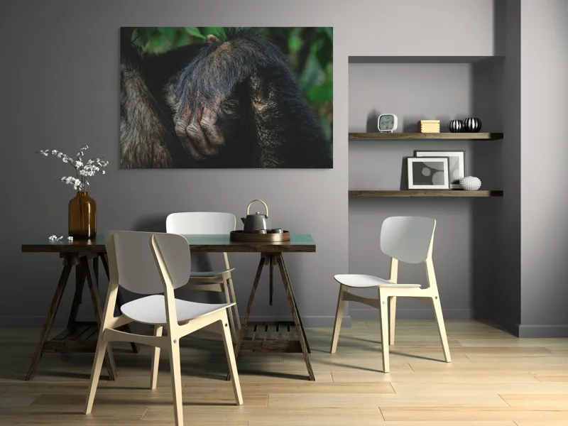 Tablou Canvas, "Mâna odihnită în liniștea junglei", Simian, Păr, Mână, Detaliu, Natură, Textură, Blană, Primate, Verdeață, Natural., 150 x 100 cm – poza 5