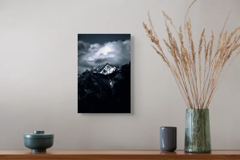 Tablou Canvas, "Muntele învăluit în umbre dramatice", Majestic, Silent, Rugged, Serene, Vast, Captivating, 26 x 39 cm – poza 5