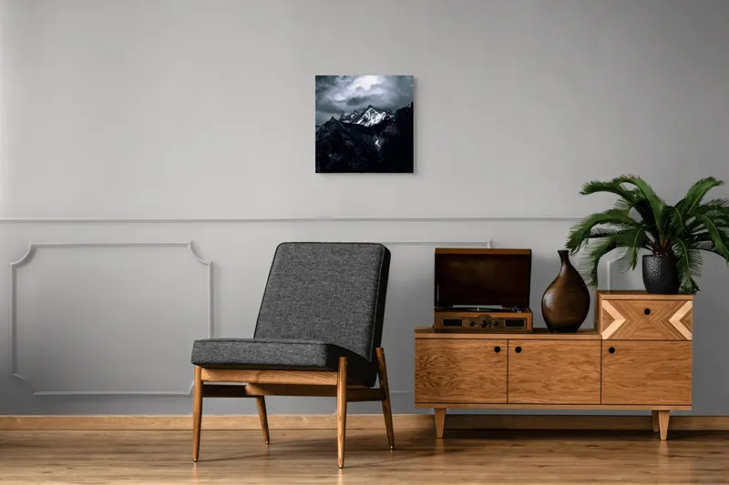 Tablou Canvas, "Muntele învăluit în umbre dramatice", Majestic, Silent, Rugged, Serene, Vast, Captivating, 50 x 50 cm – poza 6