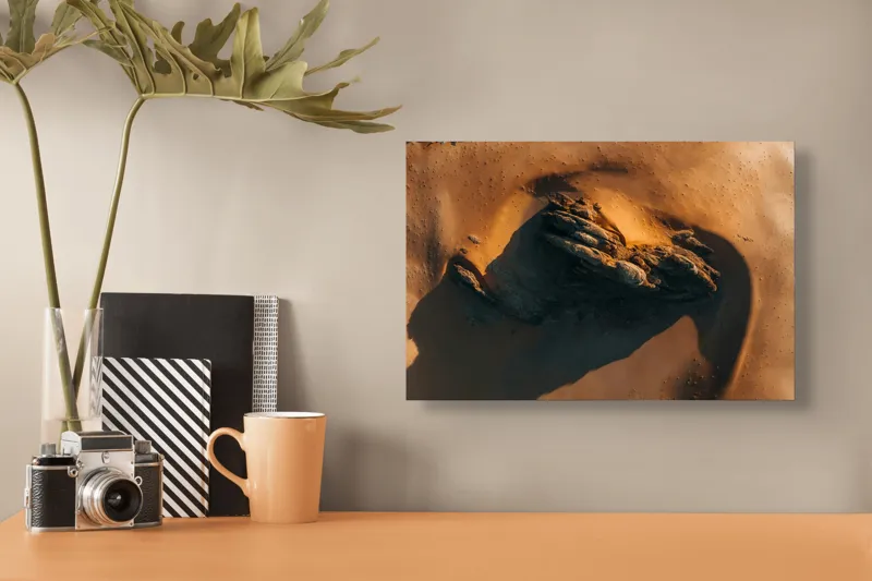 Tablou Canvas, "Misterul stâncii în deșertul auriu", Culoare, Textură, Umbre, Roci, Peisaj, Contrast, Abstract, Natură, 39 x 26 cm – poza 3