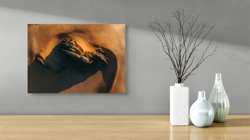 Tablou Canvas, "Misterul stâncii în deșertul auriu", Culoare, Textură, Umbre, Roci, Peisaj, Contrast, Abstract, Natură, 54 x 39 cm – poza 3