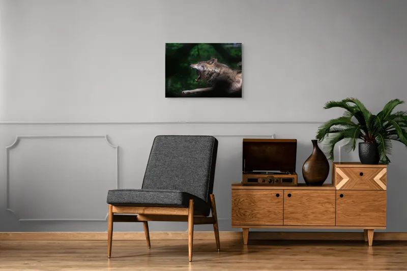 Tablou Canvas, "Lup în sălbăticie căscând liniștit", Lup, Codru, Noapte, Tăcere, Pradă, Frumusețe, Forță, Instinct, Vânătoare, Singurătate, 70 x 50 cm – poza 4