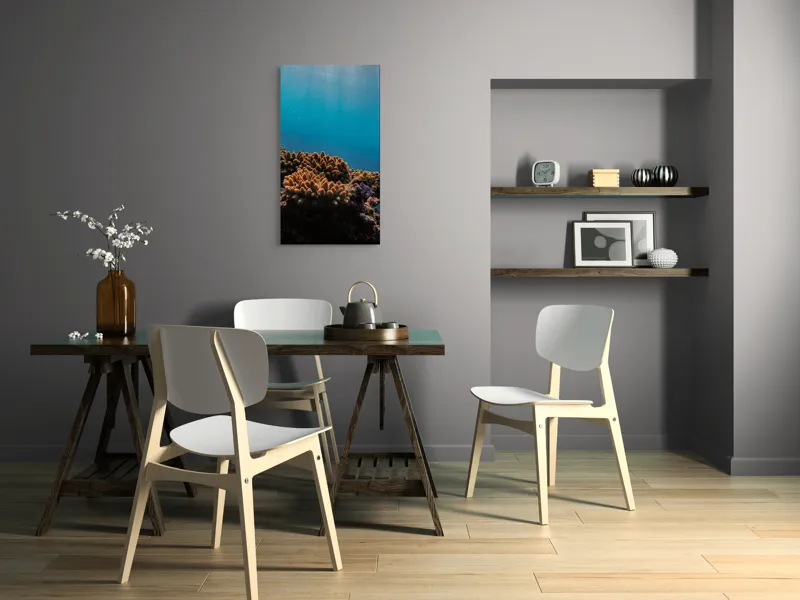 Tablou Canvas, "Corali în lumina strălucitoare a oceanului", Corali, Apă, Lumină, Albastru, Natură, Ecosistem, Ocean, Scufundare, Razele Soarelui, Viață Marină, 50 x 90 cm – poza 4