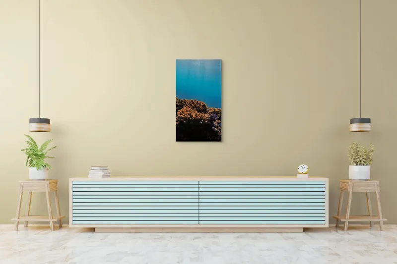 Tablou Canvas, "Corali în lumina strălucitoare a oceanului", Corali, Apă, Lumină, Albastru, Natură, Ecosistem, Ocean, Scufundare, Razele Soarelui, Viață Marină, 50 x 90 cm – poza 6