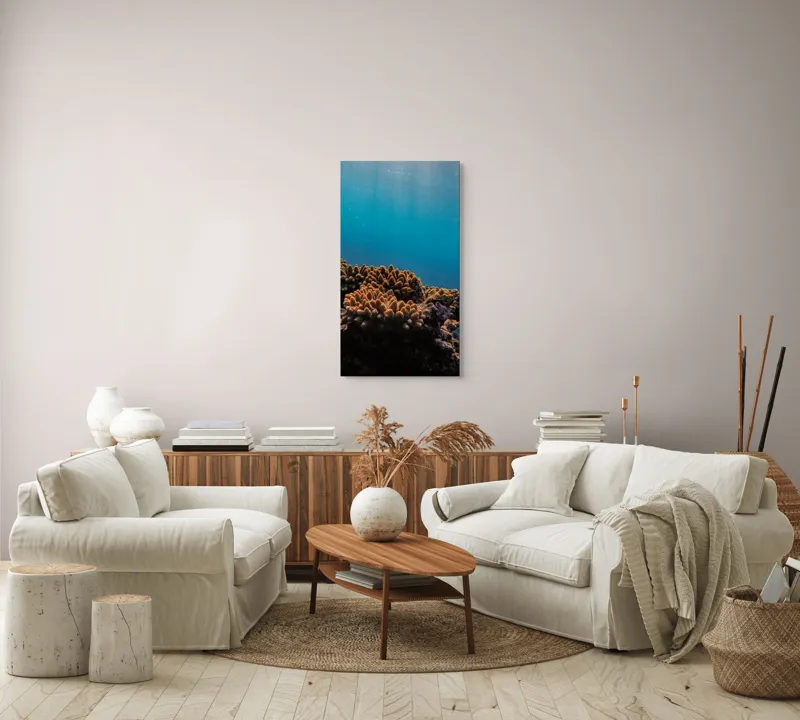 Tablou Canvas, "Corali în lumina strălucitoare a oceanului", Corali, Apă, Lumină, Albastru, Natură, Ecosistem, Ocean, Scufundare, Razele Soarelui, Viață Marină, 50 x 90 cm – poza 7