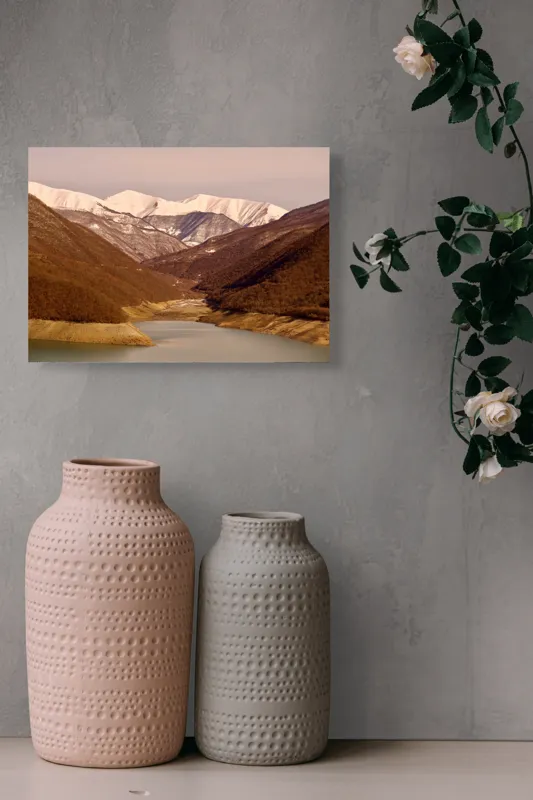 Tablou Canvas, "Vârfuri montane înzăpezite sub cer senin", Peisaj, Munți, Zăpadă, Lac, Vale, Cer, Natură, 54 x 39 cm – poza 8