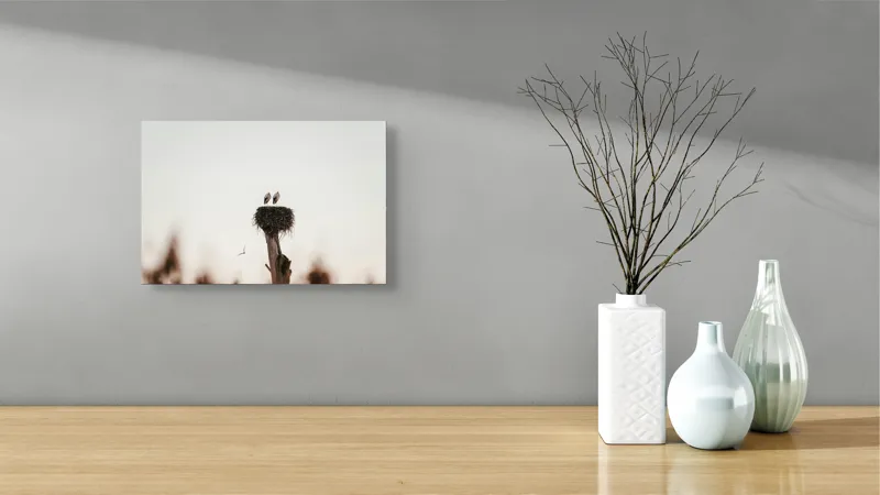 Tablou Canvas, "Întâlnire pe cuibul înalt", Cer, Cuib, Barză, Pasăre, Zbor, Natură, Liniște, Lemn, Apus, Pene, 39 x 26 cm – poza 8