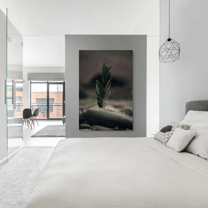 Tablou Canvas, "Tăria vieții într-un loc sterp", Frunza, Piatra, Tandrețe, Natură, Echilibru, Verde, Solitudine, Creștere, 100 x 150 cm – poza 5