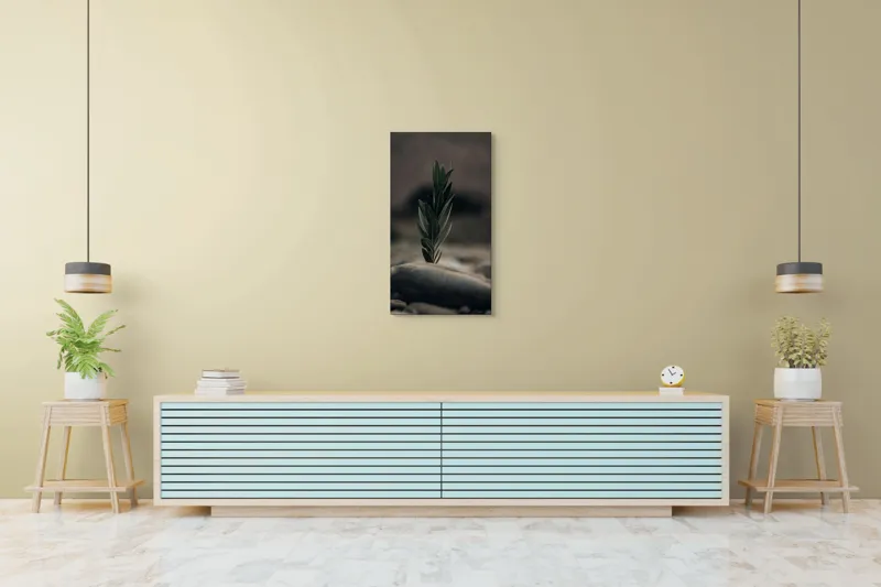 Tablou Canvas, "Tăria vieții într-un loc sterp", Frunza, Piatra, Tandrețe, Natură, Echilibru, Verde, Solitudine, Creștere, 50 x 90 cm – poza 6