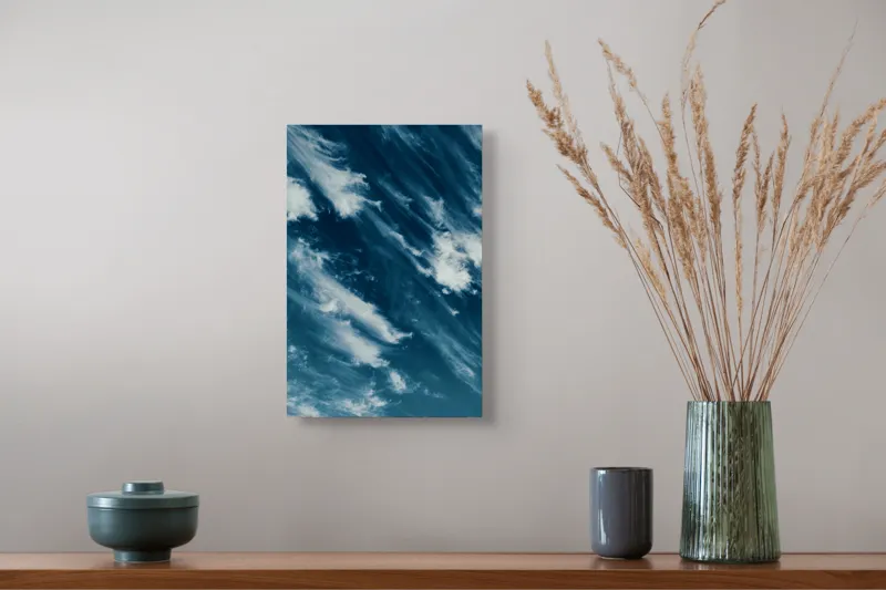 Tablou Canvas, "Norii dansând pe cer senin", Norii, Cer, Albastru, Eteric, Linie, Mișcare, Vaporos, Calm, Curgător, Aerian., 26 x 39 cm – poza 5