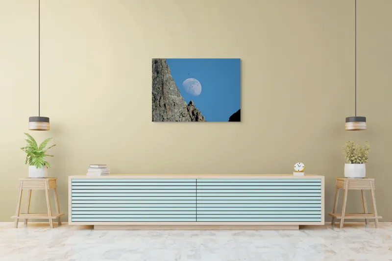 Tablou Canvas, "Luna printre vârfurile muntelui stâncos", Rocă, Lună, Păsări, Cer, Albastru, 100 x 70 cm – poza 4