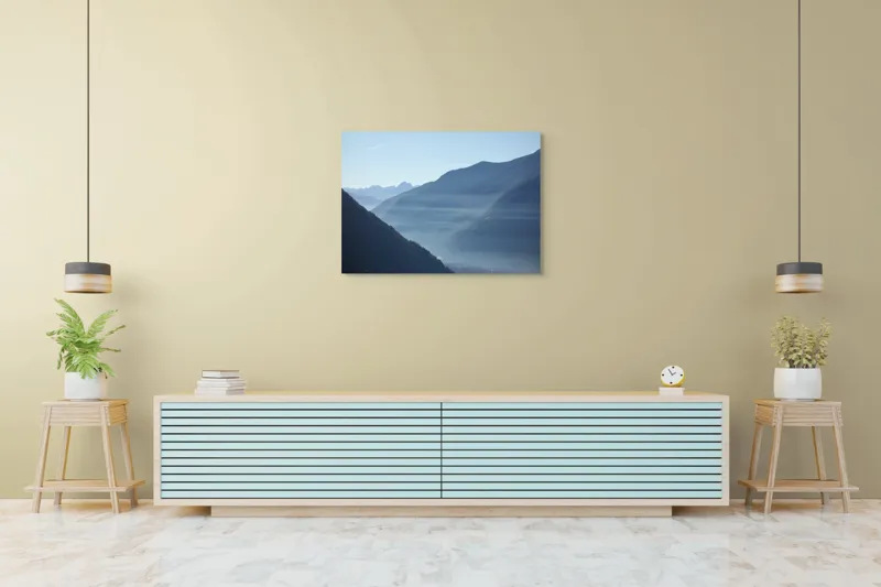 Tablou Canvas, "Unde munții întâlnesc cerul dimineața", Munți, Vale, Ceață, Răsărit, Lumină, Siluetă, Calm, Serenitate, 100 x 70 cm – poza 4