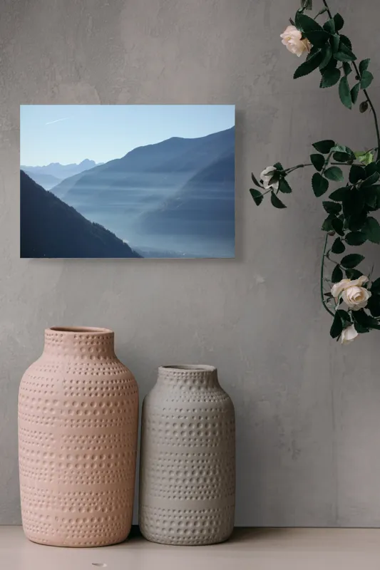 Tablou Canvas, "Unde munții întâlnesc cerul dimineața", Munți, Vale, Ceață, Răsărit, Lumină, Siluetă, Calm, Serenitate, 54 x 39 cm – poza 8