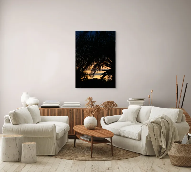 Tablou Canvas, "Apus exotic printre frunze de palmier", Palmier, Siluetă, Amurg, Cer, Apus, Frunziș, Umbre, Lumină, Contrast, Seară, 70 x 100 cm – poza 4