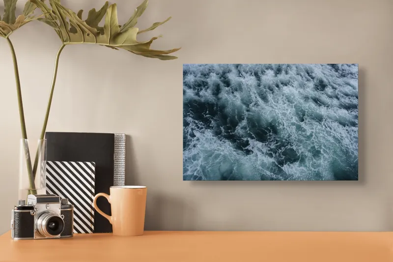 Tablou Canvas, "Valurile mării înspumate și tumultuoase", Valuri, Spumă, Agitație, Ocean, Albastrețe, Profunzime, Energie, Natură, 39 x 26 cm – poza 3
