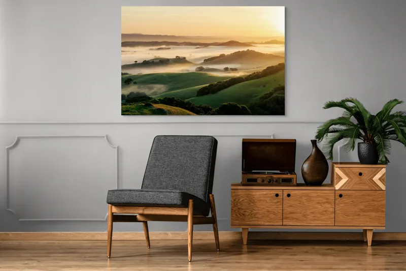 Tablou Canvas, "Dimineață de ceață peste dealuri verzi", Aurora, Câmpuri, Ceață, Dealuri, Lumină, Verdeață, Răsărit, Peisaj, Serenitate, Natură, 150 x 100 cm – poza 8