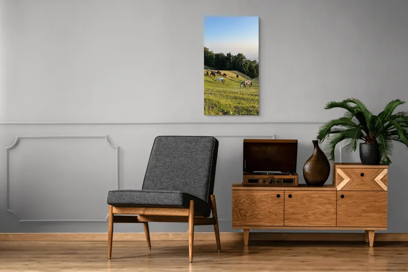 Tablou Canvas, "Cai păscând pe deal la apus", Cai, Pajiște, Flori, Copaci, Cer, Apus, Verdeață, Natură, Armonie, Peisaj, 50 x 90 cm – poza 8
