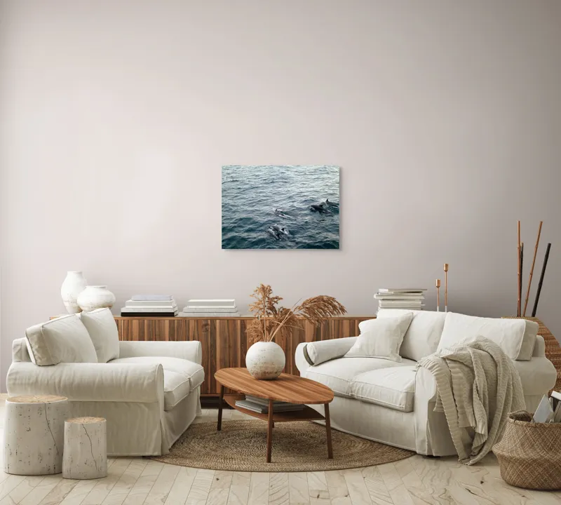 Tablou Canvas, "Delfinii dansează pe valurile oceanului", Delfini, Ocean, Alergați, Libertate, Apă, Valuri, Sălbăticie, Grup, Natație, 70 x 50 cm – poza 6