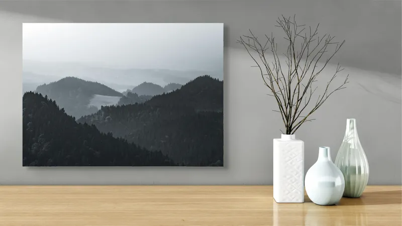 Tablou Canvas, "Peisaj muntos în ceață matinală", Ceață, Munți, Păduri, Siluete, Natură, Calm, Serene, Înălțimi, 70 x 50 cm – poza 3