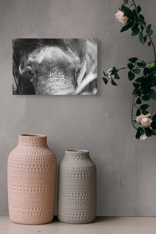 Tablou Canvas, "Privirea unui elefant contemplativ", Elefant, Ochi, Textură, Piele, Alb-Negru, Privire, Detalii, Captivant, Profund, Impresionant, 39 x 26 cm – poza 4