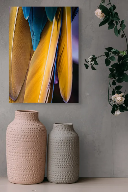 Tablou Canvas, "Armonia culorilor naturale în penaj", Pene, Albastru, Galben, Textură, Suavitate, Colorat, Detaliu, Elegant, Contrast, Frumusețe, 39 x 54 cm – poza 6