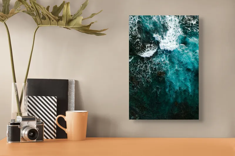 Tablou Canvas, "Frumusețea tumultoasă a oceanului turcoaz", Valuri, Spumă, Ocean, Albastru, Energie, Natură, Frumusețe, Mișcare, Adâncime, Liniște, 26 x 39 cm – poza 3