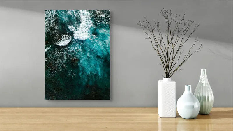 Tablou Canvas, "Frumusețea tumultoasă a oceanului turcoaz", Valuri, Spumă, Ocean, Albastru, Energie, Natură, Frumusețe, Mișcare, Adâncime, Liniște, 39 x 54 cm – poza 4