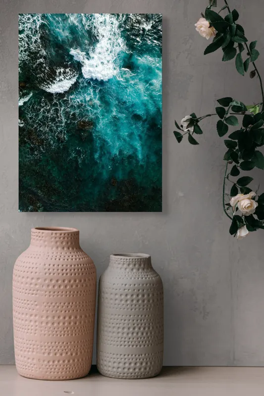Tablou Canvas, "Frumusețea tumultoasă a oceanului turcoaz", Valuri, Spumă, Ocean, Albastru, Energie, Natură, Frumusețe, Mișcare, Adâncime, Liniște, 39 x 54 cm – poza 6
