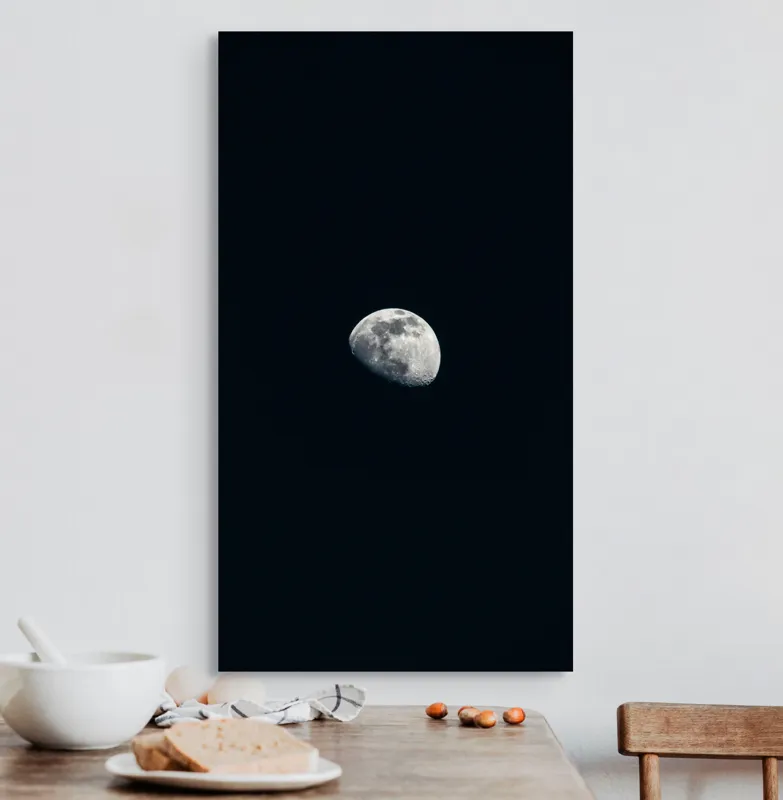 Tablou Canvas, "Luna luminând cerul nocturn", Mister, Solitudine, Claritate, Lumină, Întuneric, Atracție, Eternitate, Liniște, Univers, Frumusețe, 50 x 90 cm – poza 3