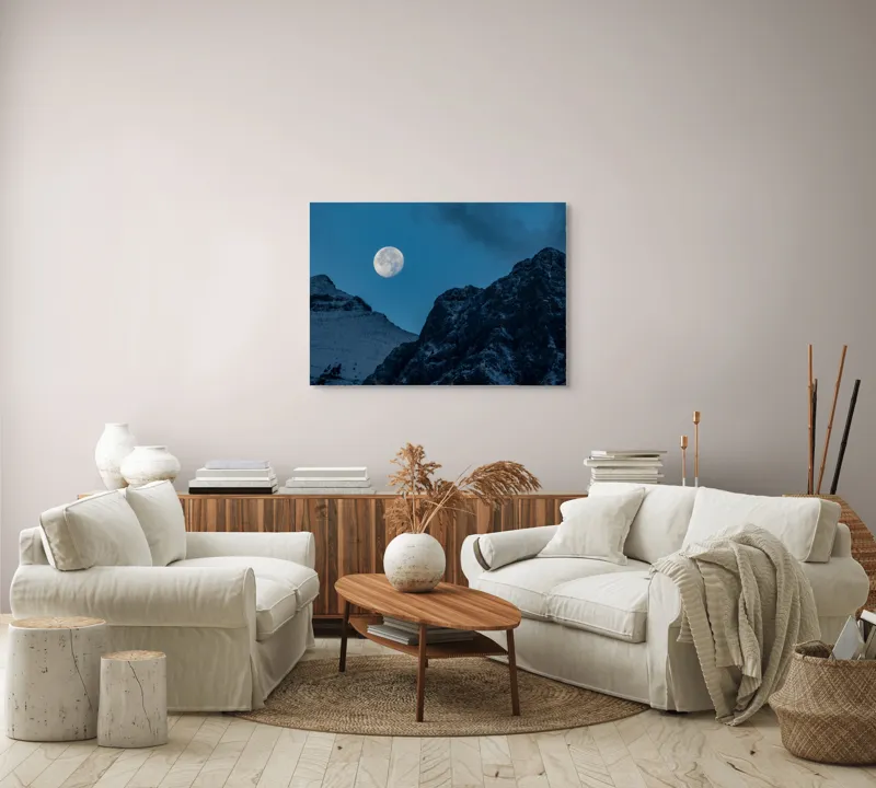 Tablou Canvas, "Luna plină peste munți înzăpeziți", Lună, Munte, Noapte, Cer, Albastru, Peisaj, Natură, Lumină, 100 x 70 cm – poza 3