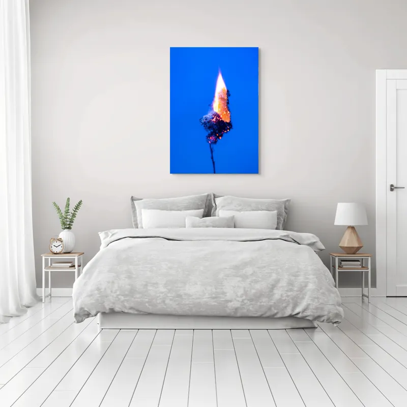 Tablou Canvas, "Flacără albastră în noapte profundă", Flacără, Albastru, Contrast, Căldură, Energie, Arzând, Subtilitate, Artă, 70 x 100 cm – poza 3